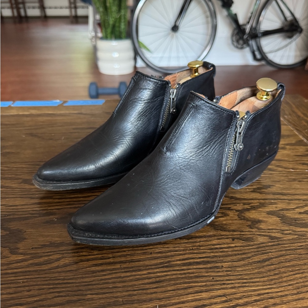 Frye Sacha Moto Shooties in Black Leather